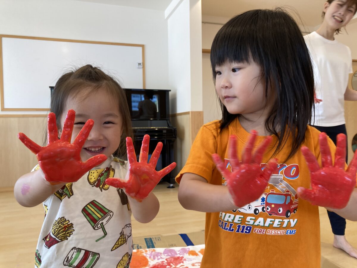川崎市幸区「ボディーペインティング」2歳児 - ぷらいむキッズみなみ